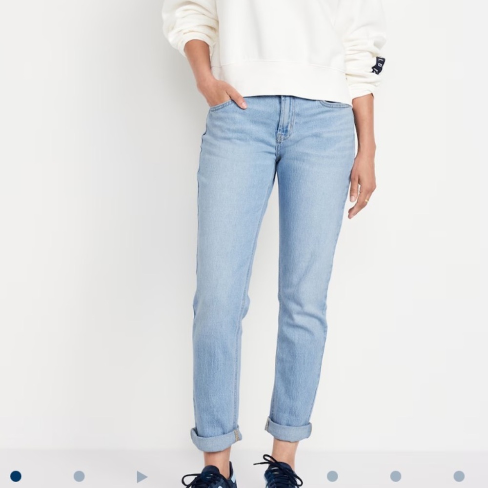 Light Wash Mid-Rise Wow Boyfriend Straight Jeans